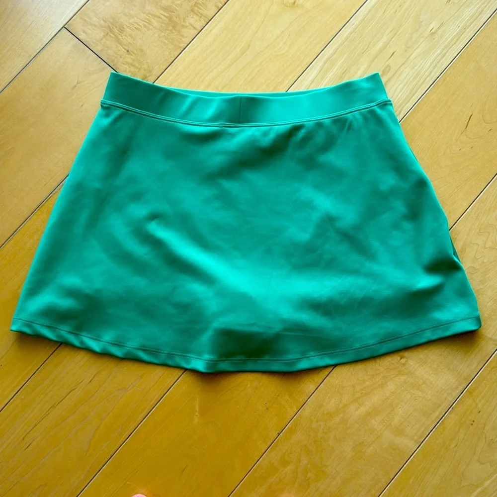 ALO Yoga Airlift Timeless Mini Skirt Lettuce XXS